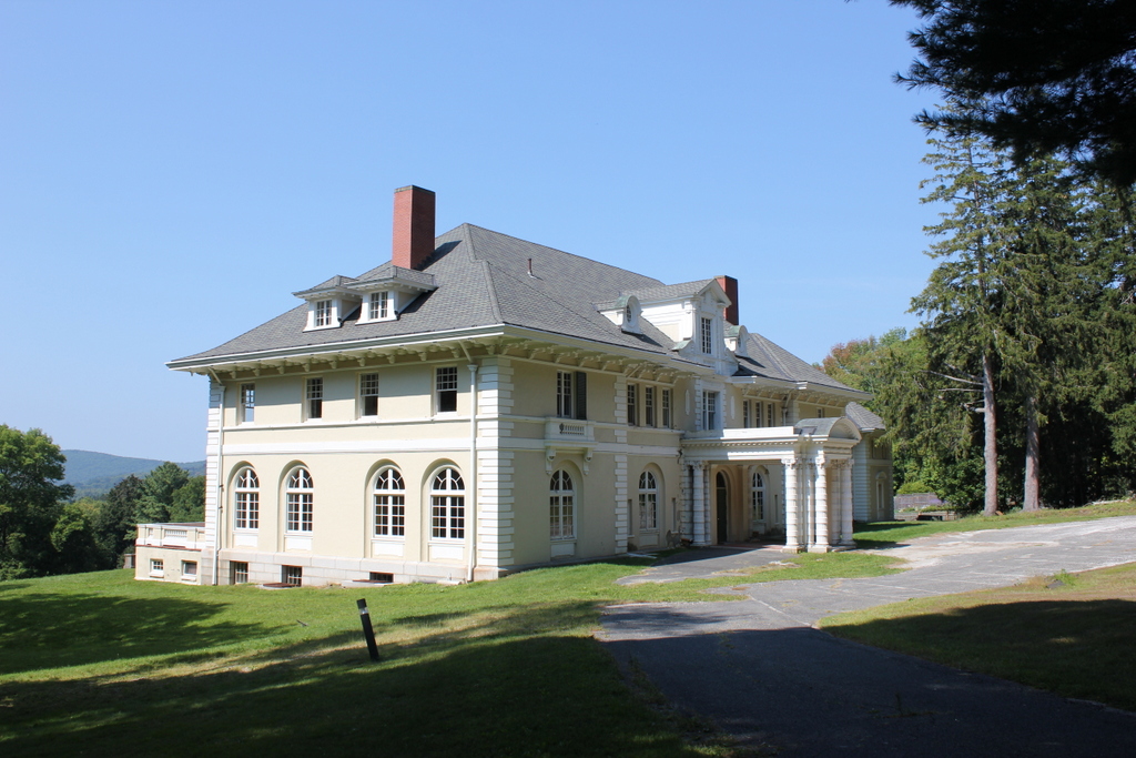 Spring Lawn, Lenox, Mass - Lost New England