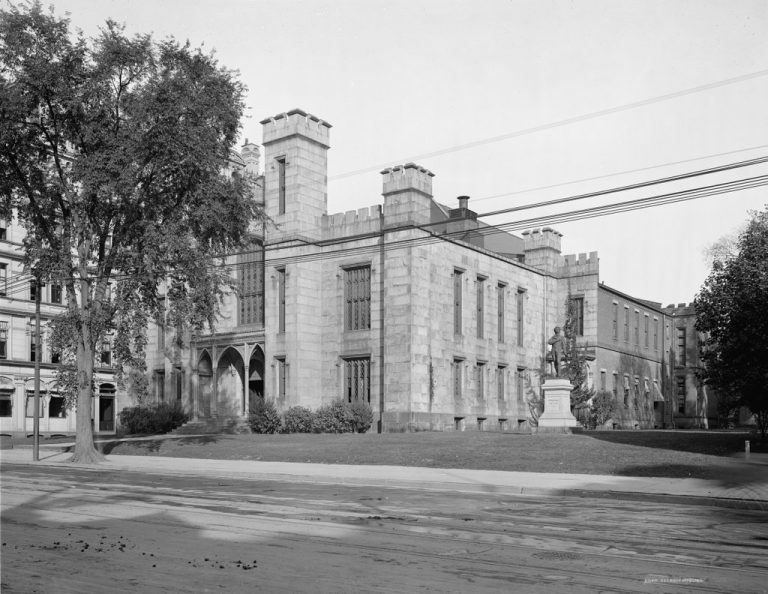 Wadsworth Atheneum, Hartford, Connecticut (1) - Lost New England