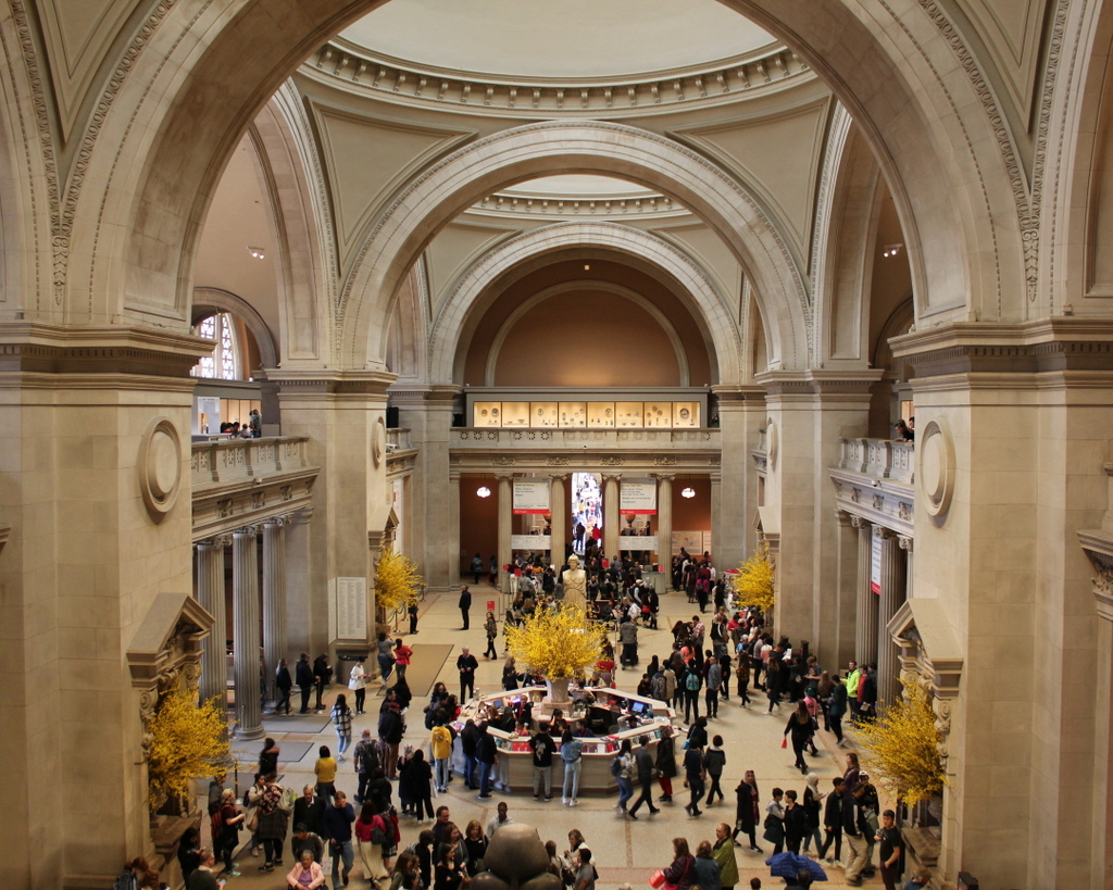 metropolitan museum of art entrance hall
