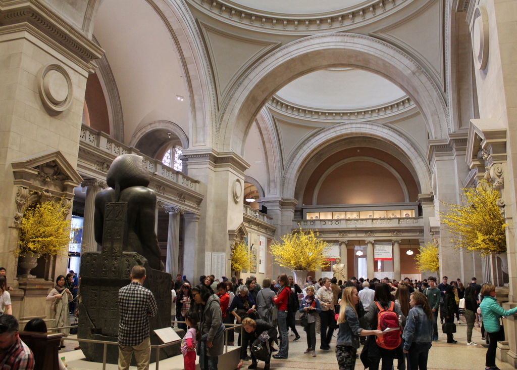 metropolitan museum of art entrance hall