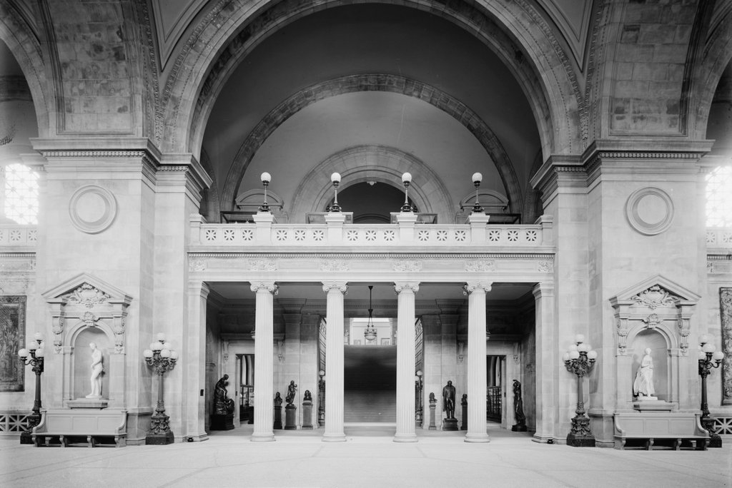 metropolitan museum of art entrance hall